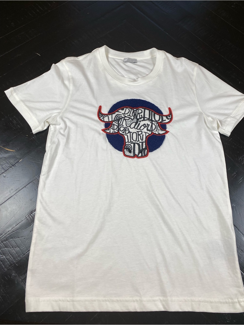 Dior White Short-Sleeve Tee with Navy and Red Embroidered Bull